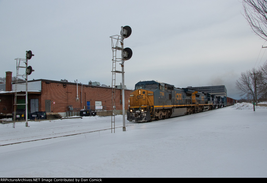 CSXT 7799 Leads L070 at Congress